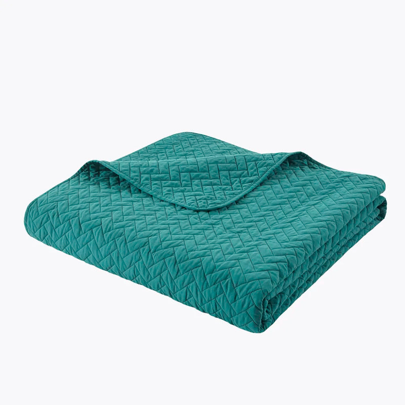 Queen 3 Piece Luxurious Oversized Quilt Set