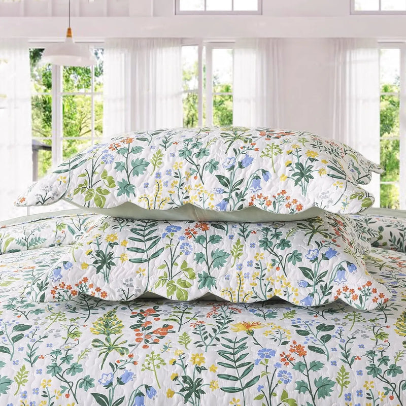 3-piece microfiber lightweight quilt bedding set with 2 pillowcases, suitable for all seasons, featuring a reversible soft cover
