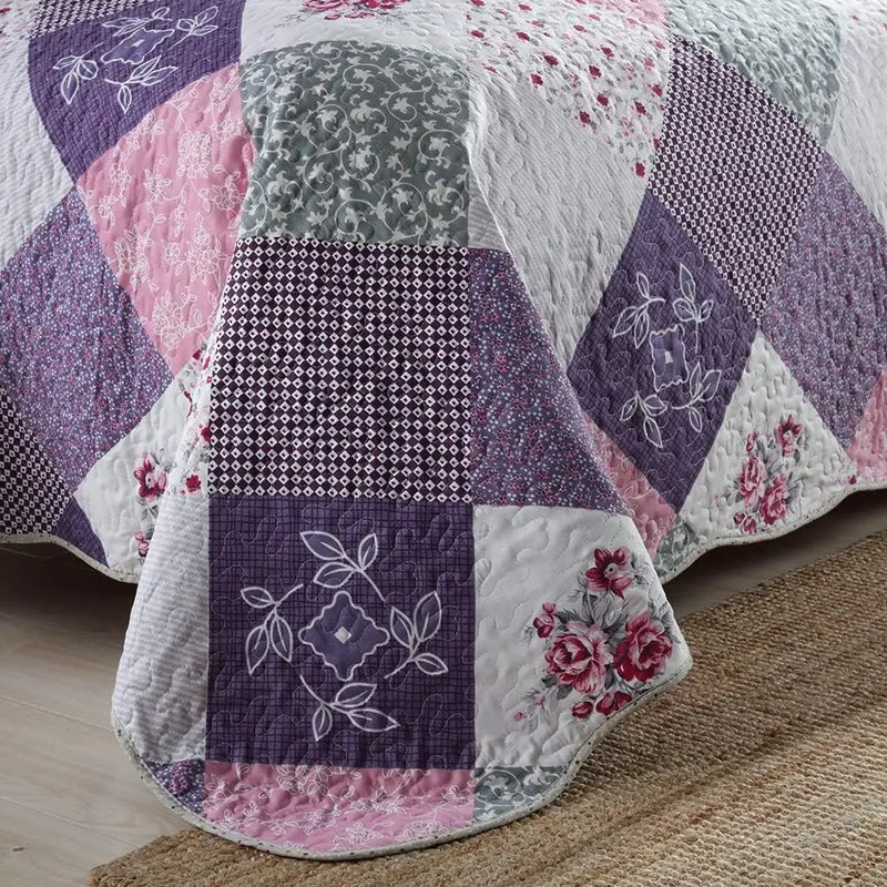 3-piece microfiber lightweight quilt bedding set with 2 pillowcases, suitable for all seasons, featuring a reversible soft cover
