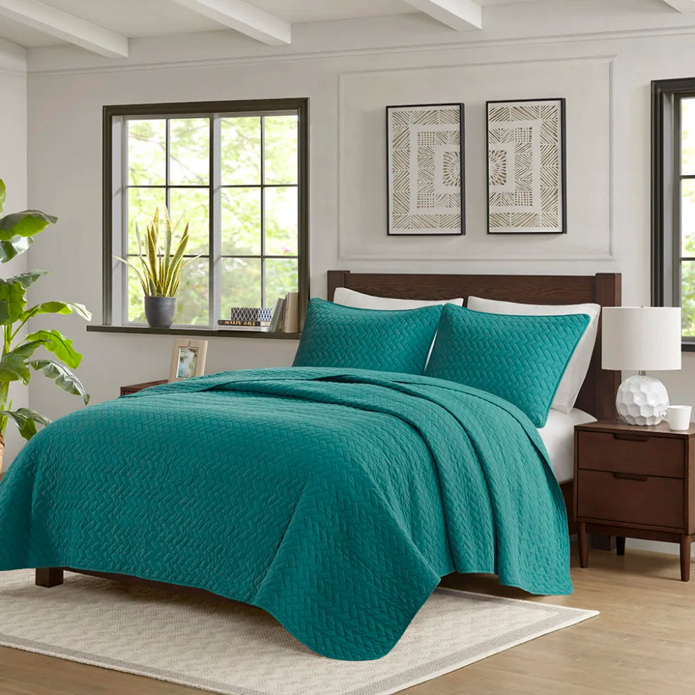 Queen 3 Piece Luxurious Oversized Quilt Set